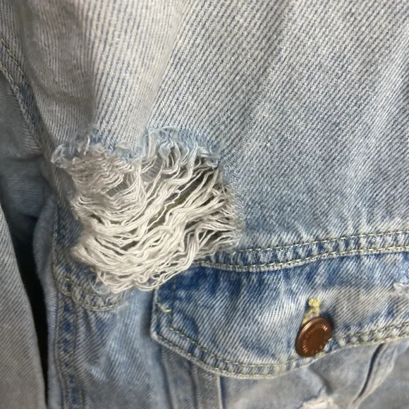 Zara Faded Blue Ripped Denim Jacket - Picture 3 of 7